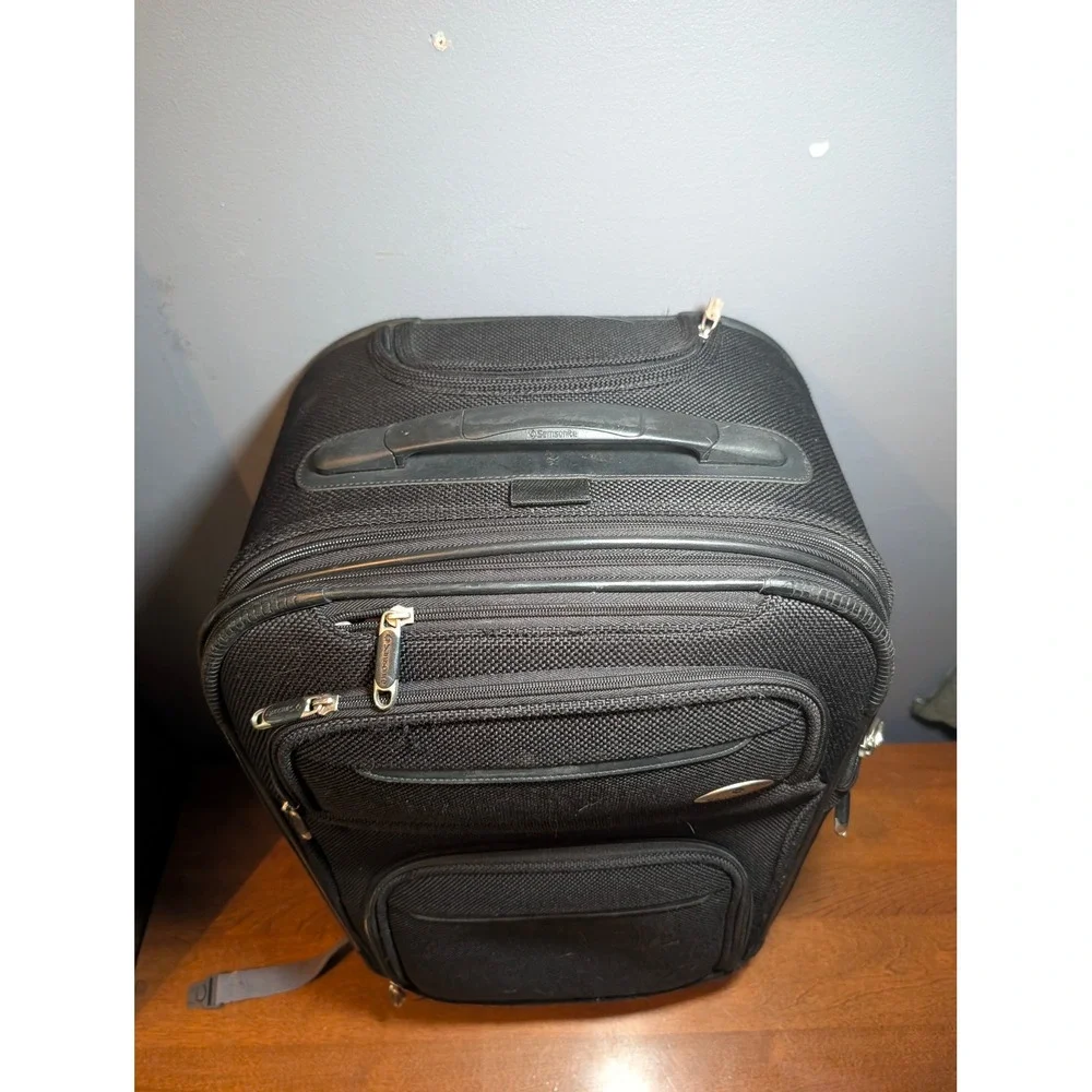 Samsonite Black Ballistic Nylon Rolling Carry On Suitcase Upright Luggage